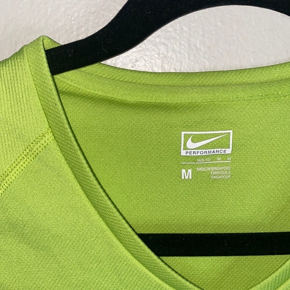 🐚Nike lime green performance sleeveless top! - Picture 7 of 7